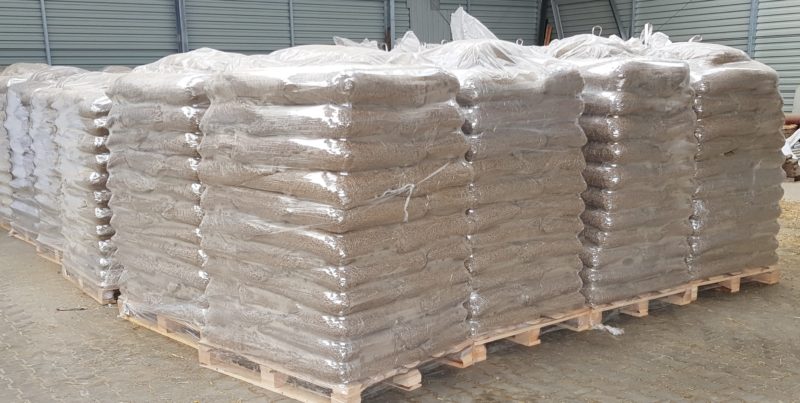 Pellet ze słomy paleta worki 15kg